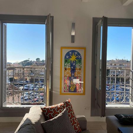 Superbe Studio Au Centre De Vence Apartment Exterior photo