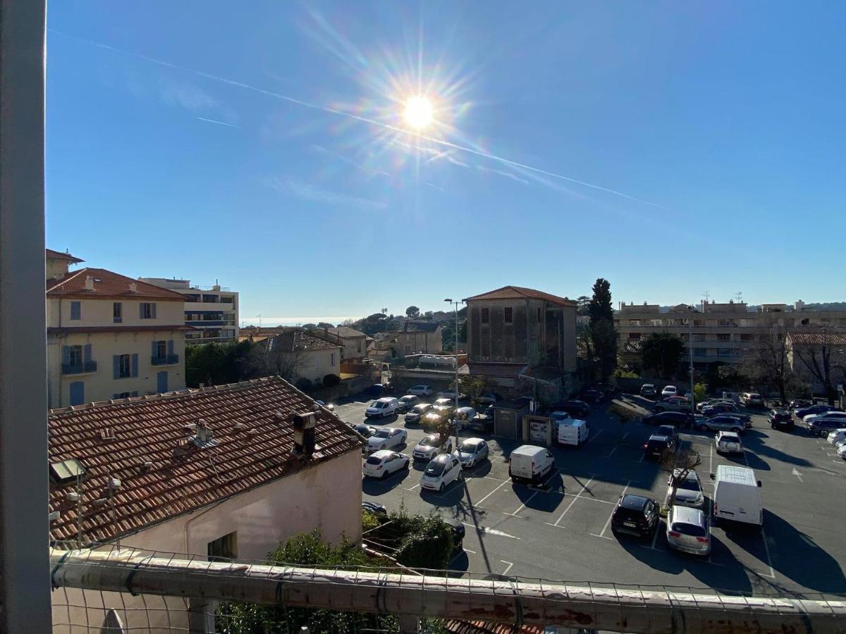 Superbe Studio Au Centre De Vence Apartment Exterior photo